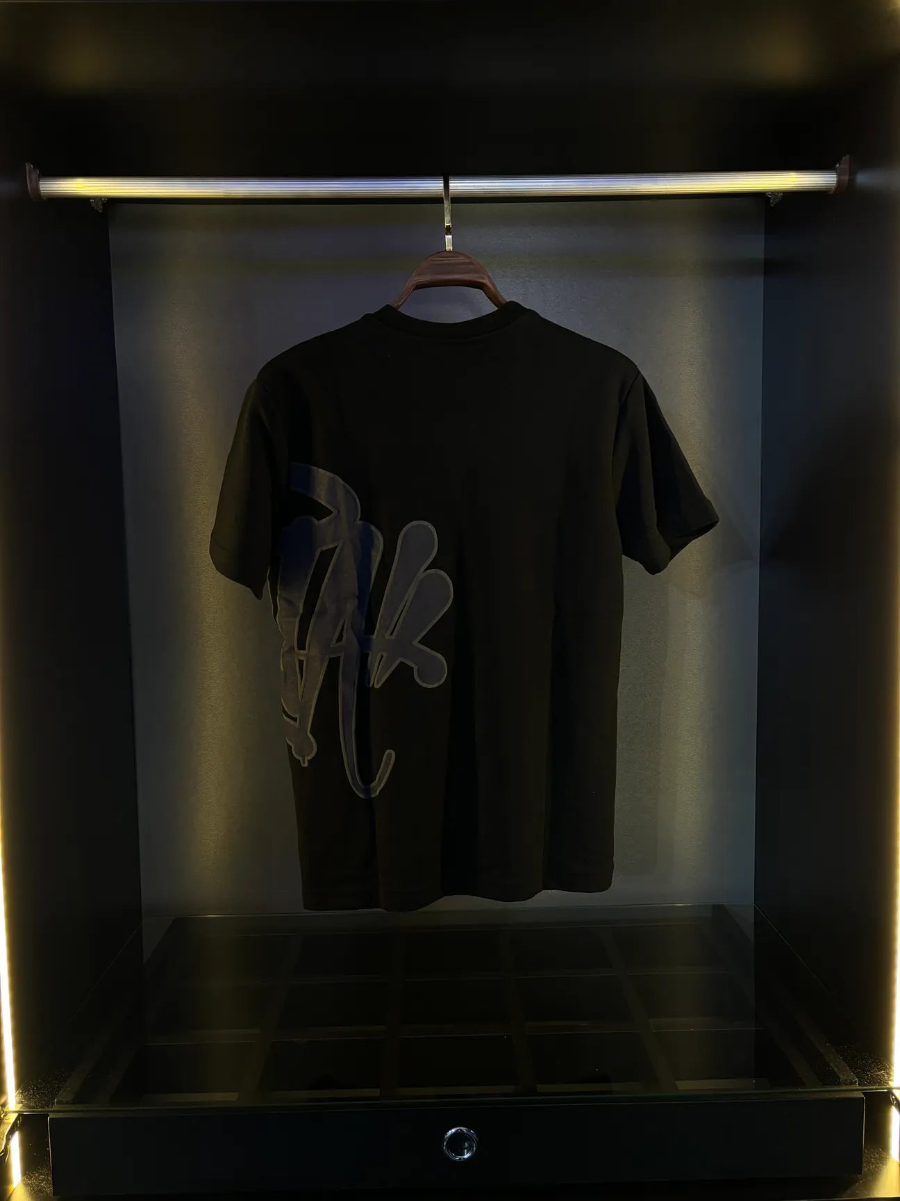 Syna t shirt black