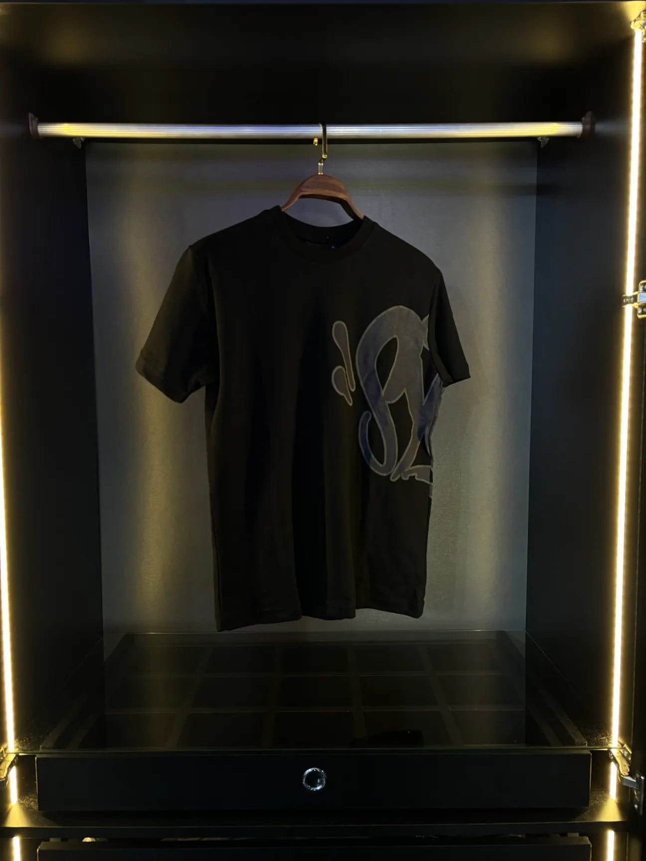 Syna t shirt black