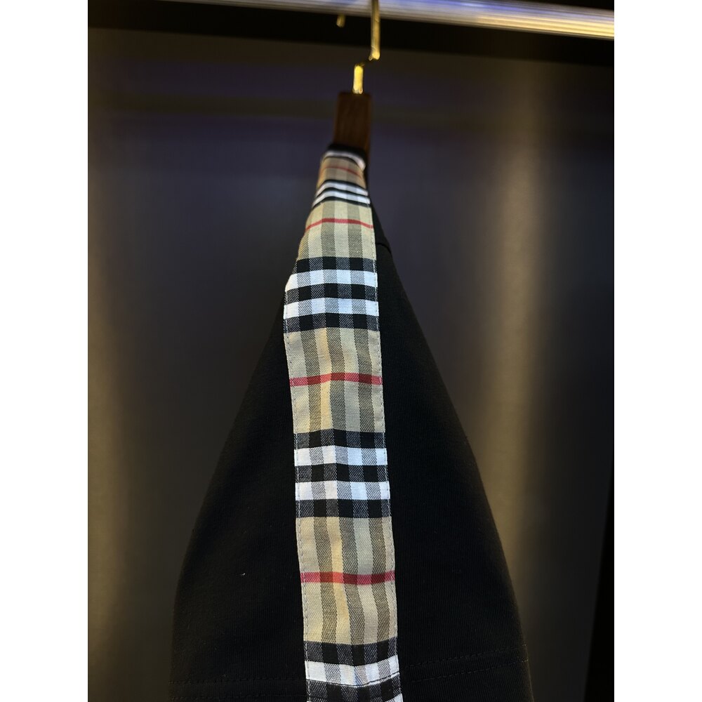 Burberry tee
