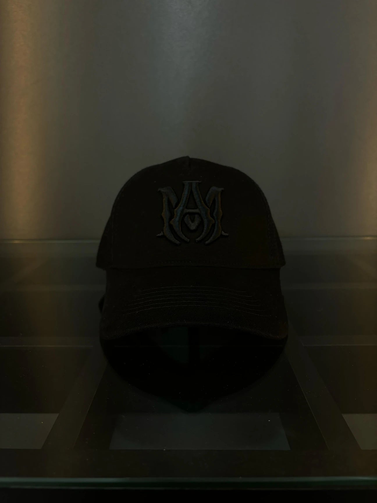 Amiri cap