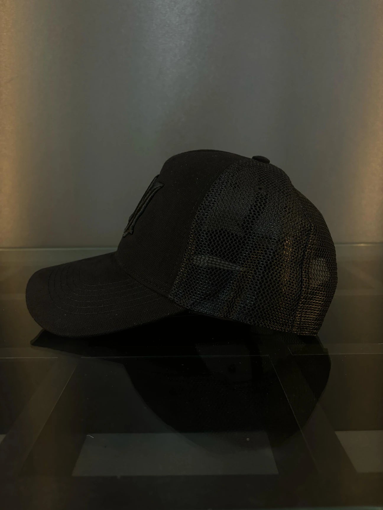 Amiri cap