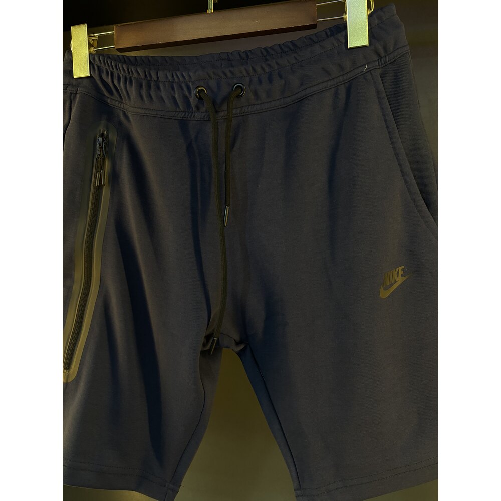 Nike tech fleece short