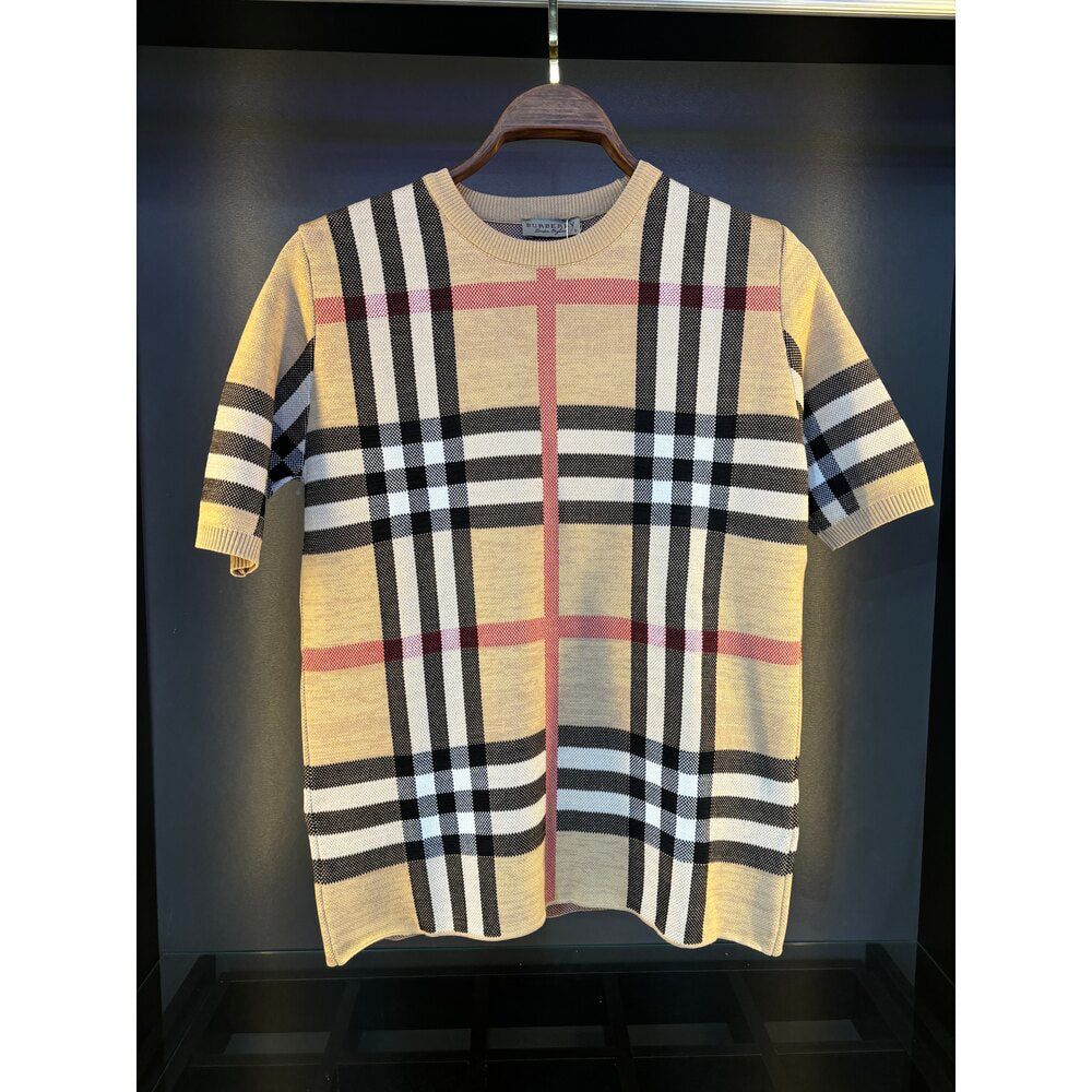 Burberry tee