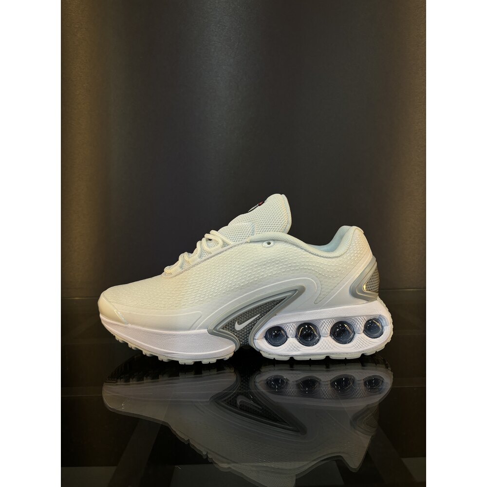 Nike air max dn shoe