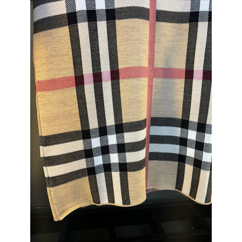 Burberry tee