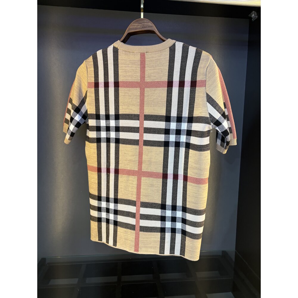 Burberry tee