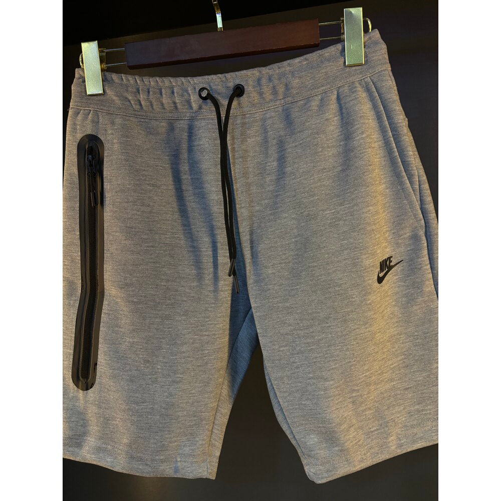 Nike tech fleece short