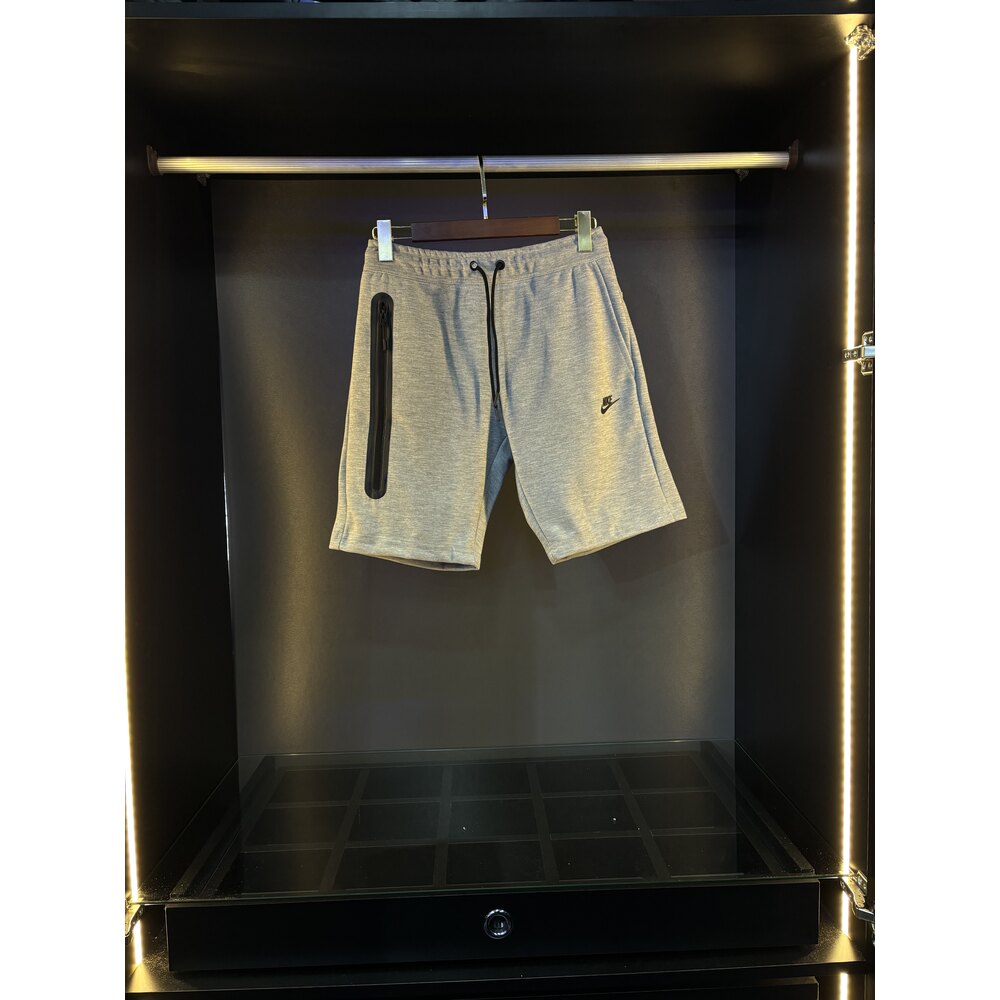 Nike tech fleece short